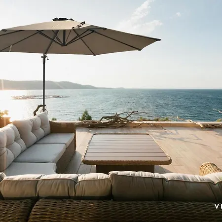 Nora * Палиури