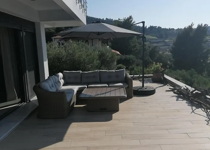 Nora Tatil Evi Paliouri